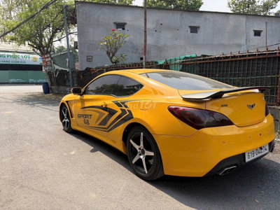 Hyundai Genesis hai cửa. 2010 2.0 Turbo 83180 km