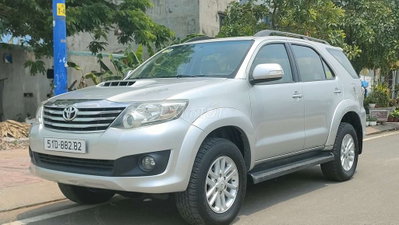 Toyota Fortuner 2014 Dầu Bạc