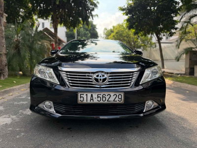 GIA ĐÌNH BÁN CAMRY 2.0E 2013 CÒN RẤT ĐẸP
