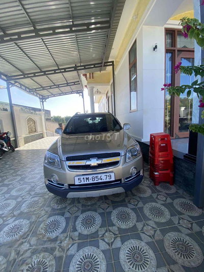 Chevrolet Captiva màu Vàng cát