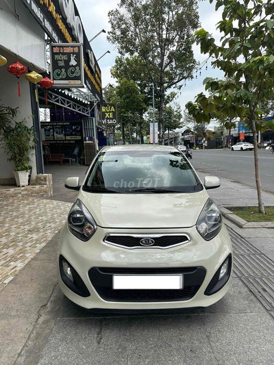 Kia Morning Trắng kem