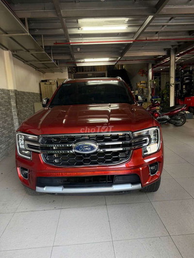 Ford Everest 2023 Titanium Đỏ