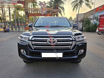 Xe Toyota Land Cruiser 4.6 V8 2020