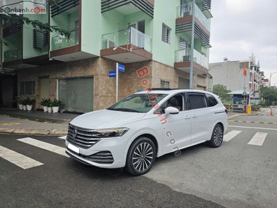 Xe Volkswagen Viloran Luxury 2024