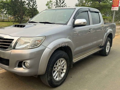 Toyota Hilux 2015 2 cầu