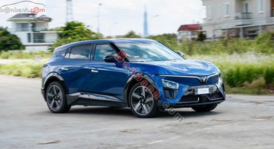 Xe VinFast VF7 Plus AWD 2026