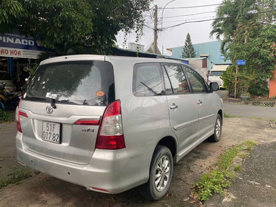 Toyota Innova 2014 2.0E Bạc