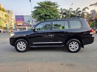 Toyota Land Cruiser Đen