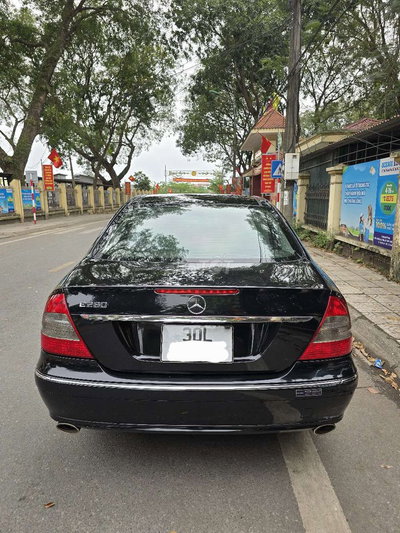 Mercedes-Benz E 280 nhập khẩu nguyên chiếc từ Đức