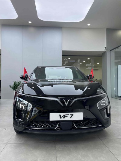 VinFast VF7 2025 xe sẵn, lãi suất ưu đãi