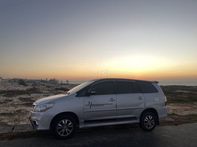 Toyota Innova Silver 8 Ghế 2.0 GAT