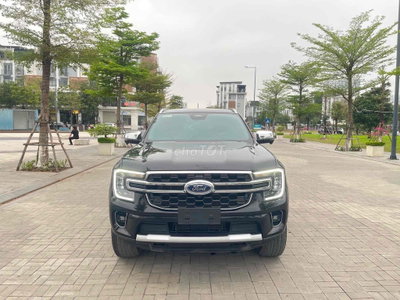Ford Everest 2025 1 cầu 8000 km Đen