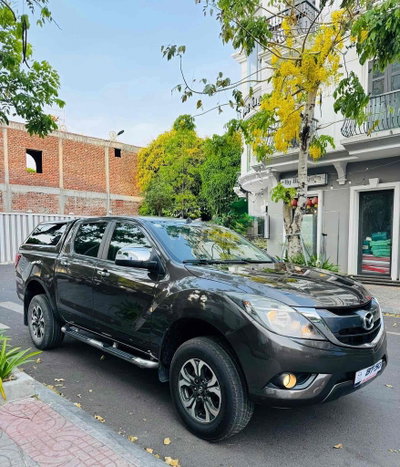 Mazda BT-50 2020 màu Nâu