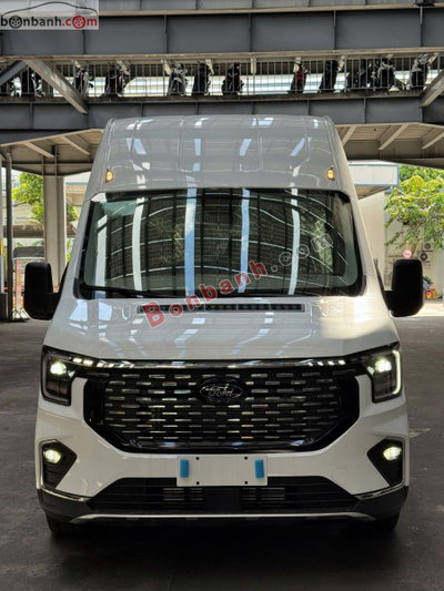 Xe Ford Transit Van 2025