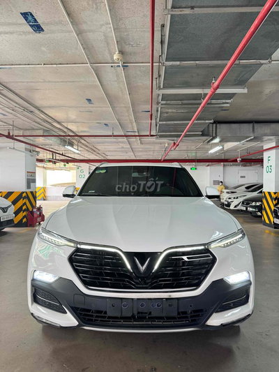 VinFast Lux SA2.0 2021 Premium 2.0 AT - 69000 km