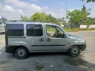 Fiat Doblo màu Bạc
