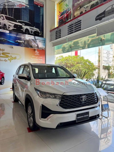 Xe Toyota Innova Cross HEV 2.0 CVT 2026