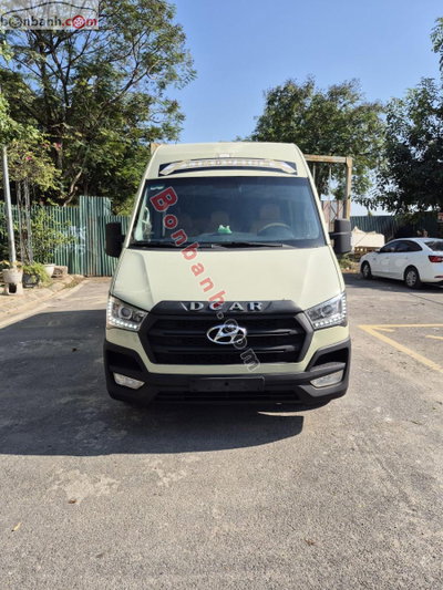 Xe Hyundai Solati Limousine 2.5 MT 2018