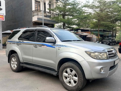 Toyota Fortuner 2009 máy dầu 7 chỗ chuẩn gd đẹp rẻ