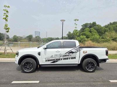 Ford Ranger XLS 2023 4x4 Trắng