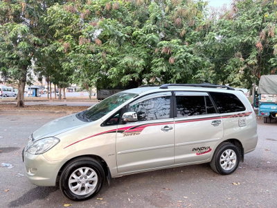 Toyota Innova 2007 G Vàng cát