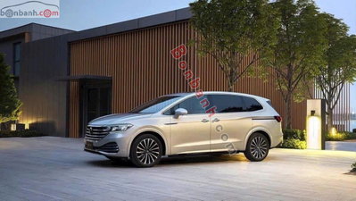Xe Volkswagen Viloran Luxury 2025