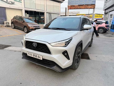 Toyota Yaris Cross 2024 màu trắng xe zin nguyên