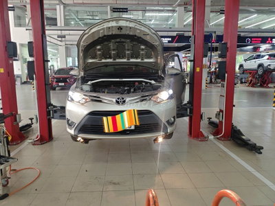 Toyota Vios bản G màu Vàng Cát