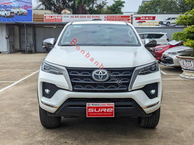 Xe Toyota Fortuner 2.4G 4x2 MT 2020