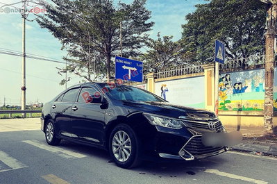 Xe Toyota Camry 2.0E 2016