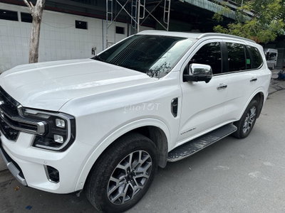 Ford Everest Titanium 2023 bảo hành 2027 vay 75%