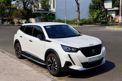 Peugeot 2008 2025 Trắng 17.000 km