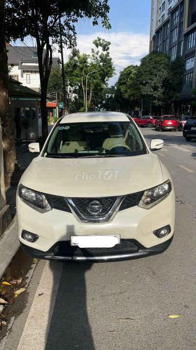 Nissan X-Trail màu Trắng