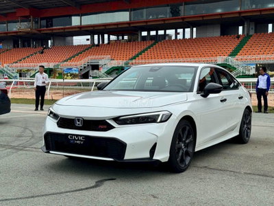 Honda Civic e:HEV Vin2025 Giảm 100Tr