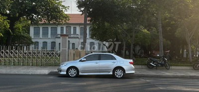 Toyota Corolla Altis 2010 2.0V Bạc