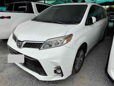 Toyota Sienna XLE 3.5 2013 68.000 km
