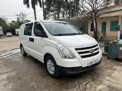 Hyundai Starex Tải Van 6 chỗ 2016 Trắng