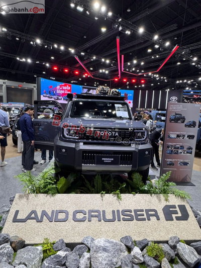 Xe Toyota Fj cruiser 2.7L 4x4 2026