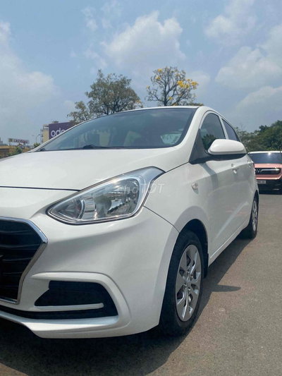 Hyundai i10 sedan 2021 1.2MT, Trắng