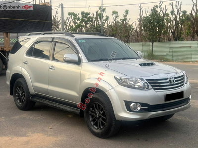 Xe Toyota Fortuner 2.4G 4x2 MT 2016