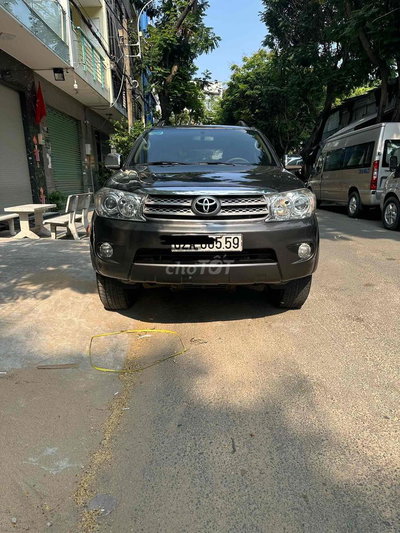Toyota Fortuner 2010 2.7V Xám rất mới hiếm thấy