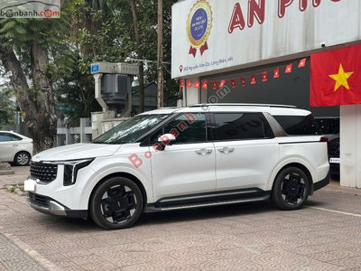 Xe Kia Carnival Signature 2.2D 2025