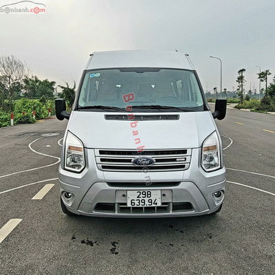 Xe Ford Transit SVP 2019