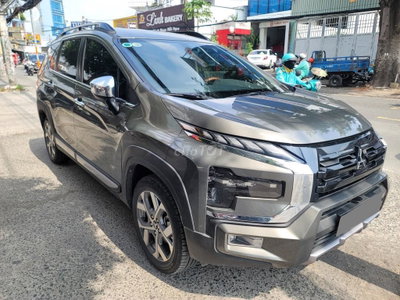 Mitsubishi Xpander Cross AT 2023 màu xám chì
