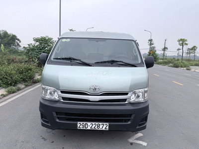Hiace tải van 3 chỗ đời 2011 xăng,tải 900kg