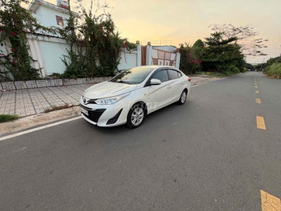 Toyota Vios Số sàn 5 chỗ Trắng