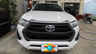 Toyota Hilux Trắng 2.4MT 2021 (Số Sàn) - 1 Cầu