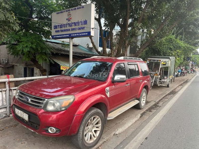 Ford Everest 2013 7 chỗ Đỏ