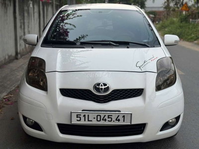 Toyota Yaris màu Trắng Tự động