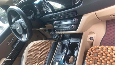 Kia Grand Sedona Nâu đỏ 7 chỗ